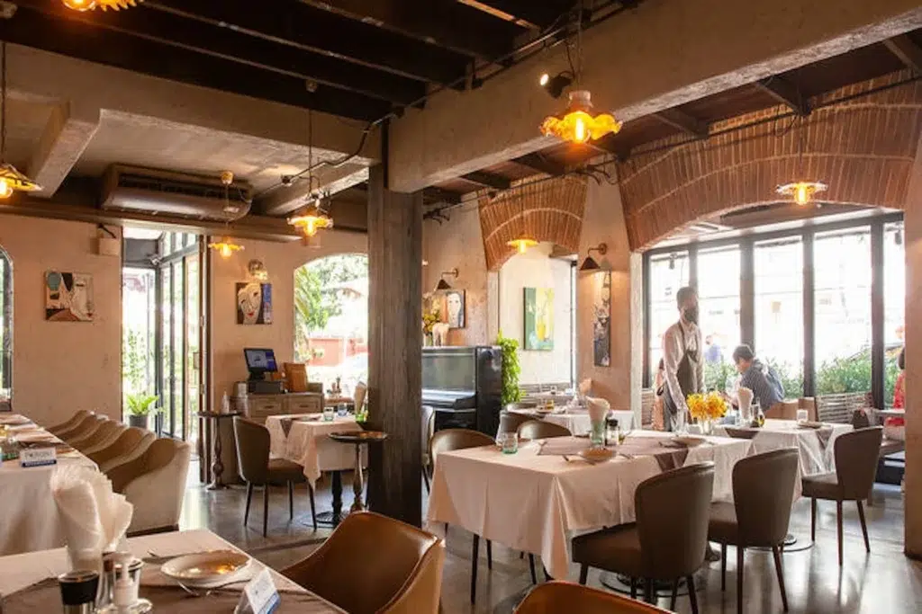 picture of l'olicia, a romantic restaurant in bangkok